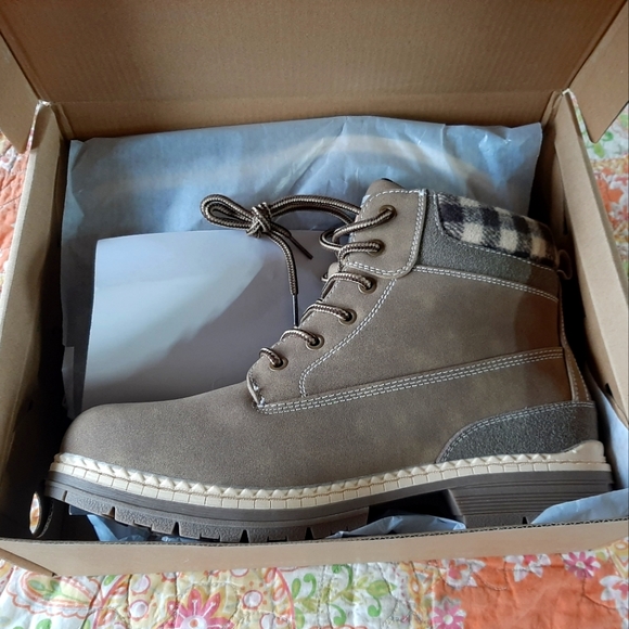 New Ladies Boots - Picture 1 of 4